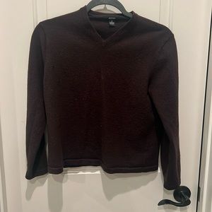Brown sweater made out of 100% merino wool